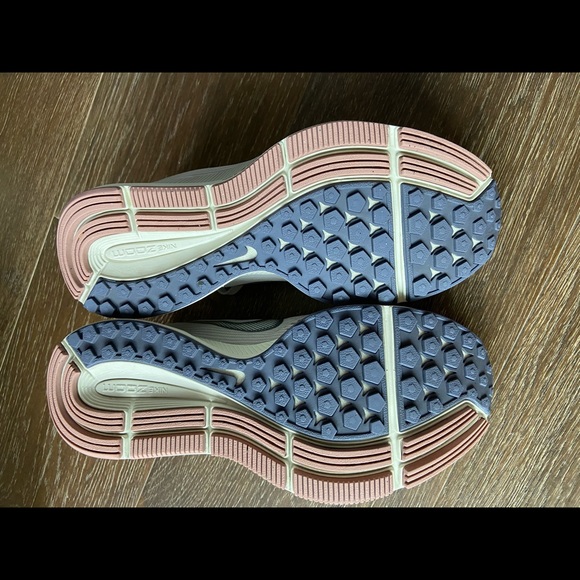Nike Zoom Running Shoes - Picture 4 of 6